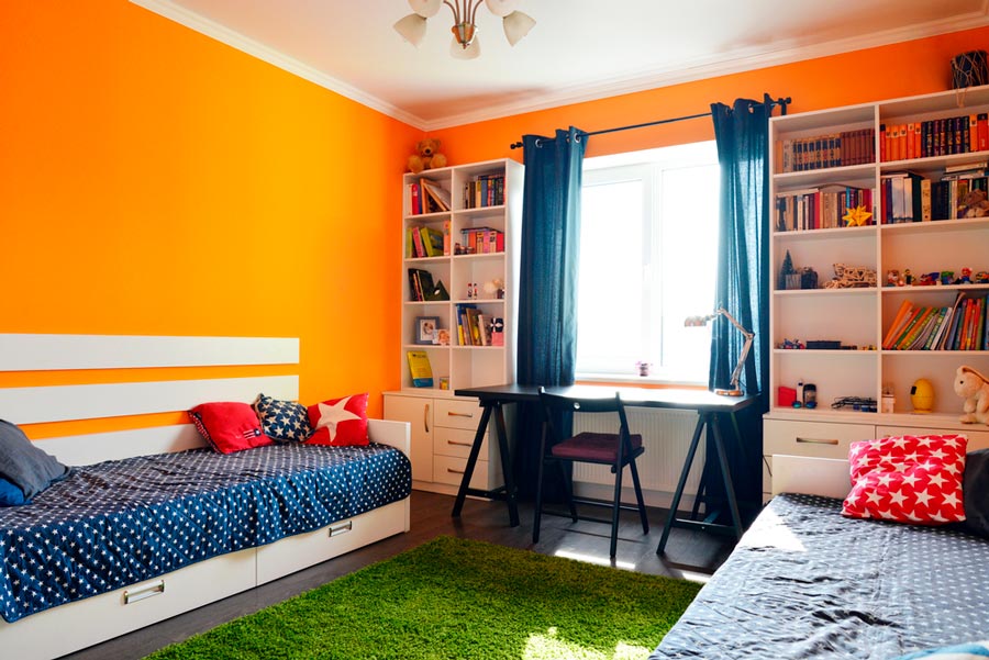 Bedroom in orange